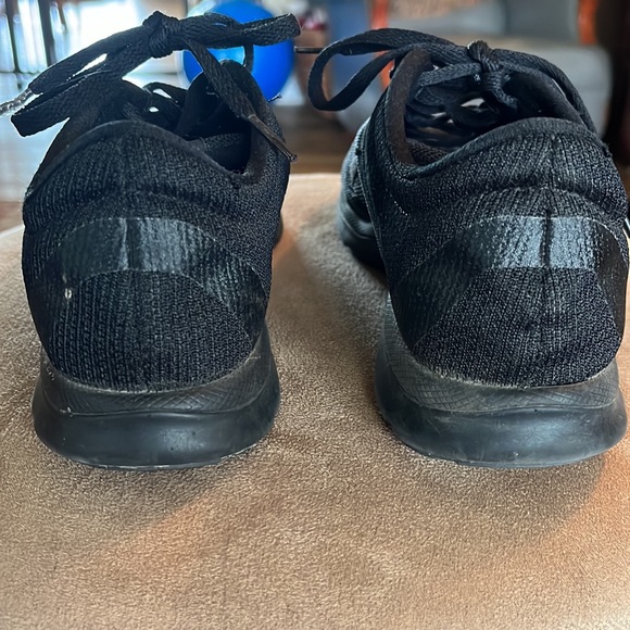 Women’s Nike Trainers - Picture 4 of 8